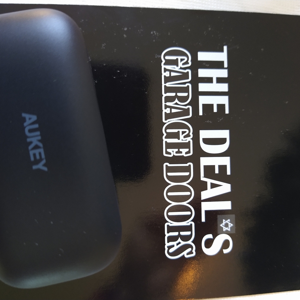 WIRELESS EARBUDS - Picture 4 of 4